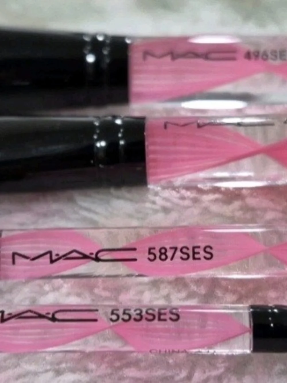 Lovely MAC Cosmetics Pink Handle Professional Makeup Brush Set